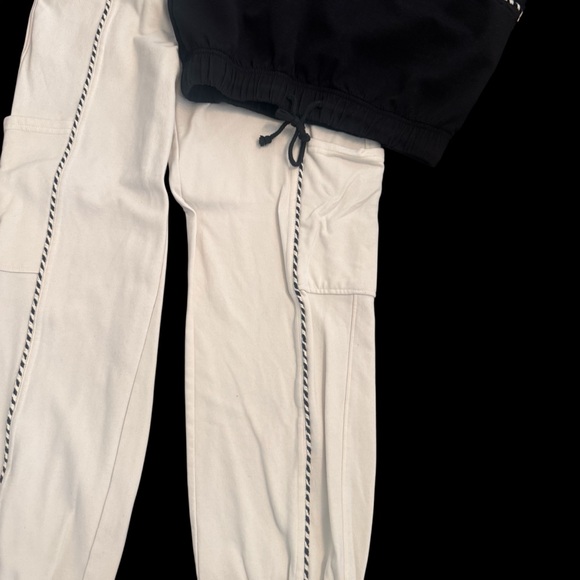 Elegant Black and White Women's Jogger Set, Cozy Set, Cropped Shirt/Joggers - Picture 2 of 9